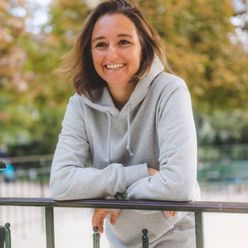 sweat-a-capuche-gris-chine-100-recycle-a-partir-de-plastique-et-vetement-recycle-de-chez-hero-femme