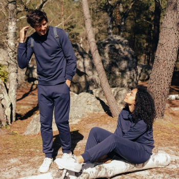 sweat-bleu-marine-recycle-et-naturel-hero-fabrique-a-partir-de-fil-de-coton-100-bio-et-naturel-unisexe